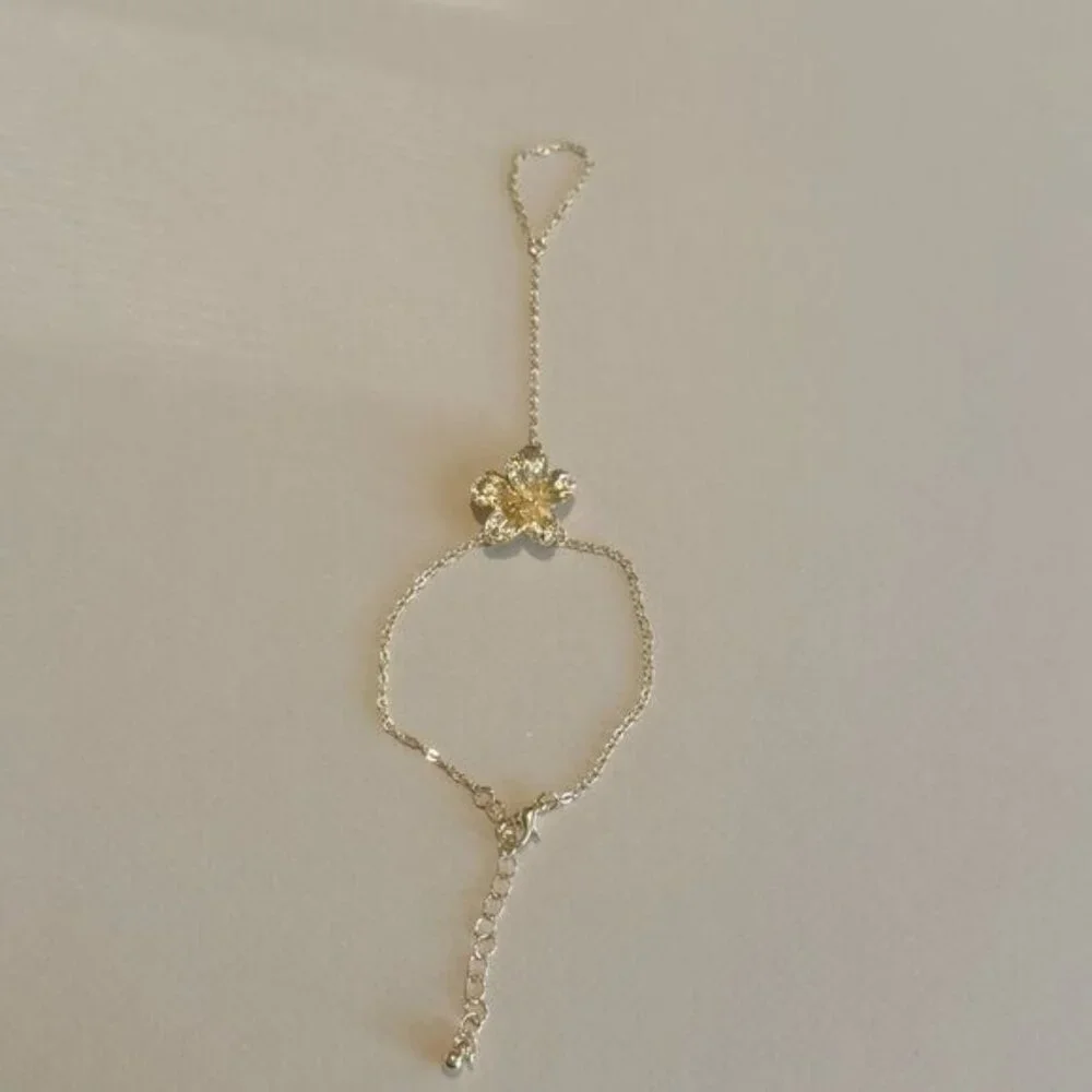 Flower Hand Chain Bracelet S879 - Picture 3 of 5